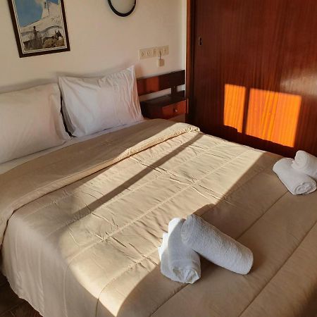 Hotel Residencial Campo-Mar By Umbral Portimão Esterno foto A bed with a duvet