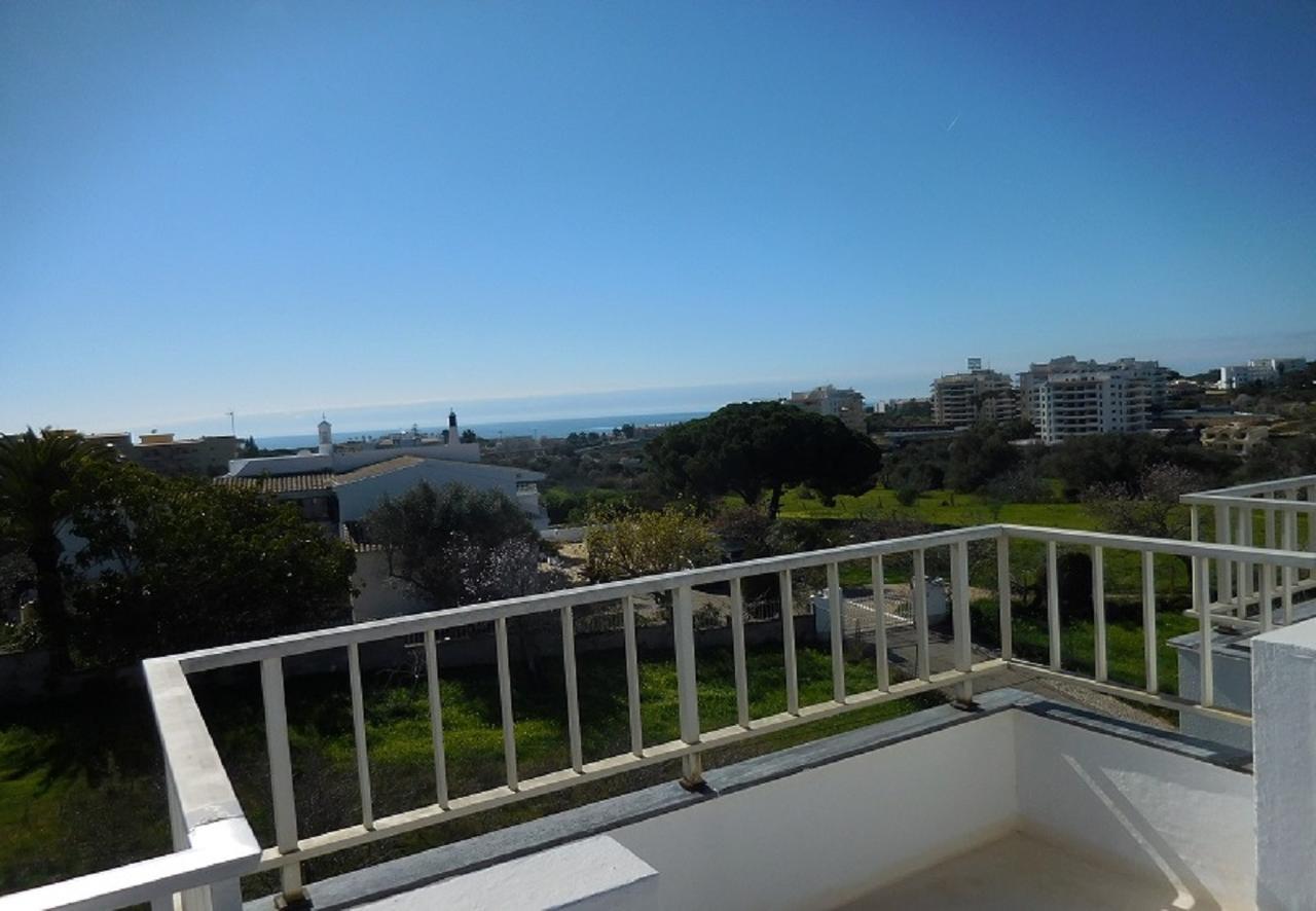 Hotel Residencial Campo-Mar By Umbral Portimão Esterno foto View of the golf course from the hotel