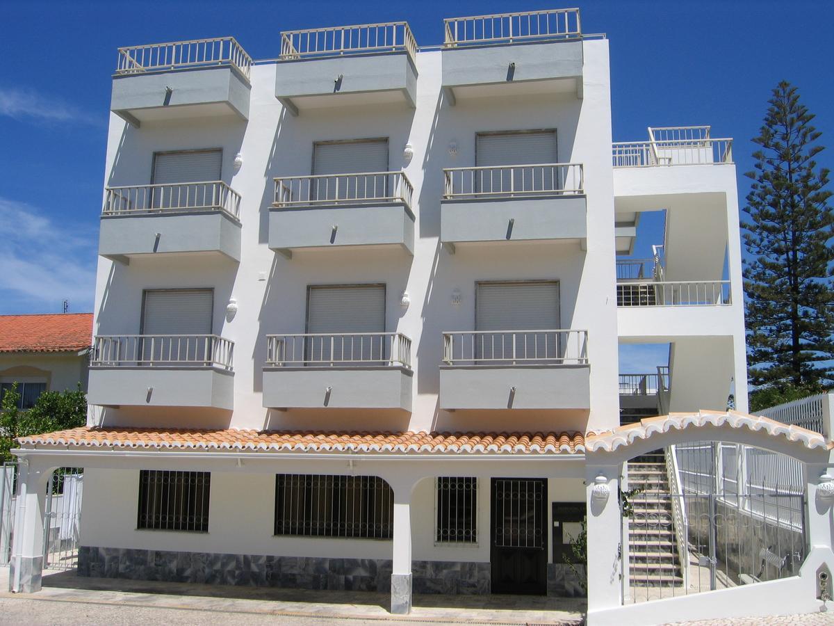 Hotel Residencial Campo-Mar By Umbral Portimão Esterno foto A typical apartment building in the Algarve, Portugal
